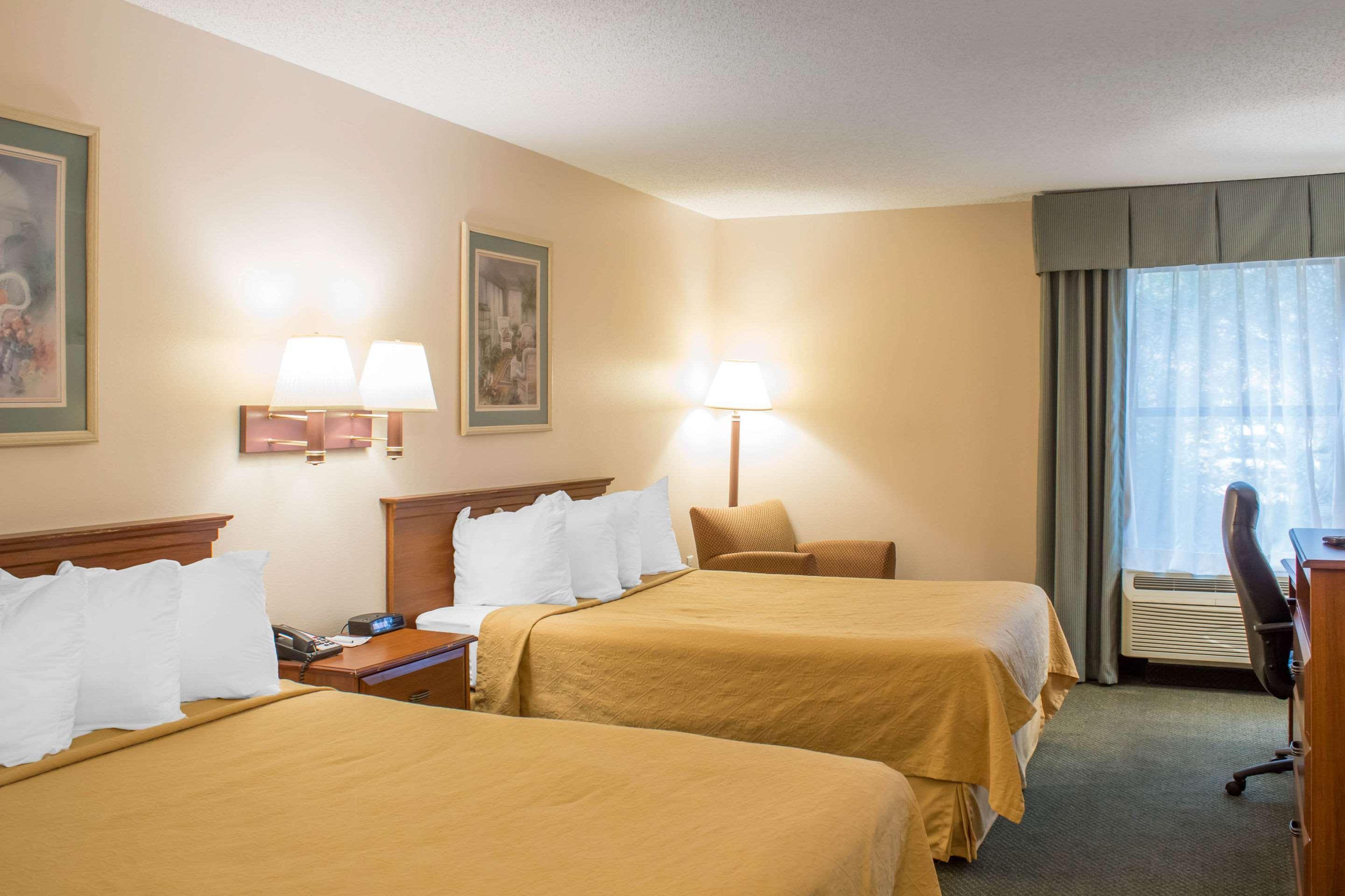 Econo Lodge Raleigh Buitenkant foto