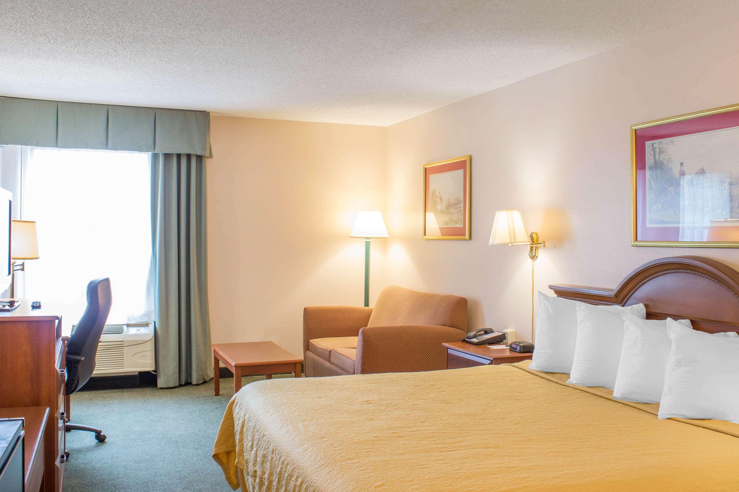 Econo Lodge Raleigh Buitenkant foto