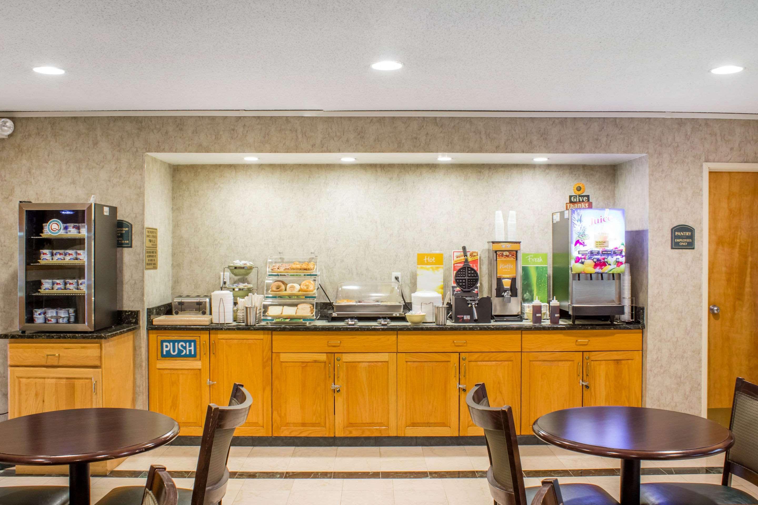 Econo Lodge Raleigh Buitenkant foto