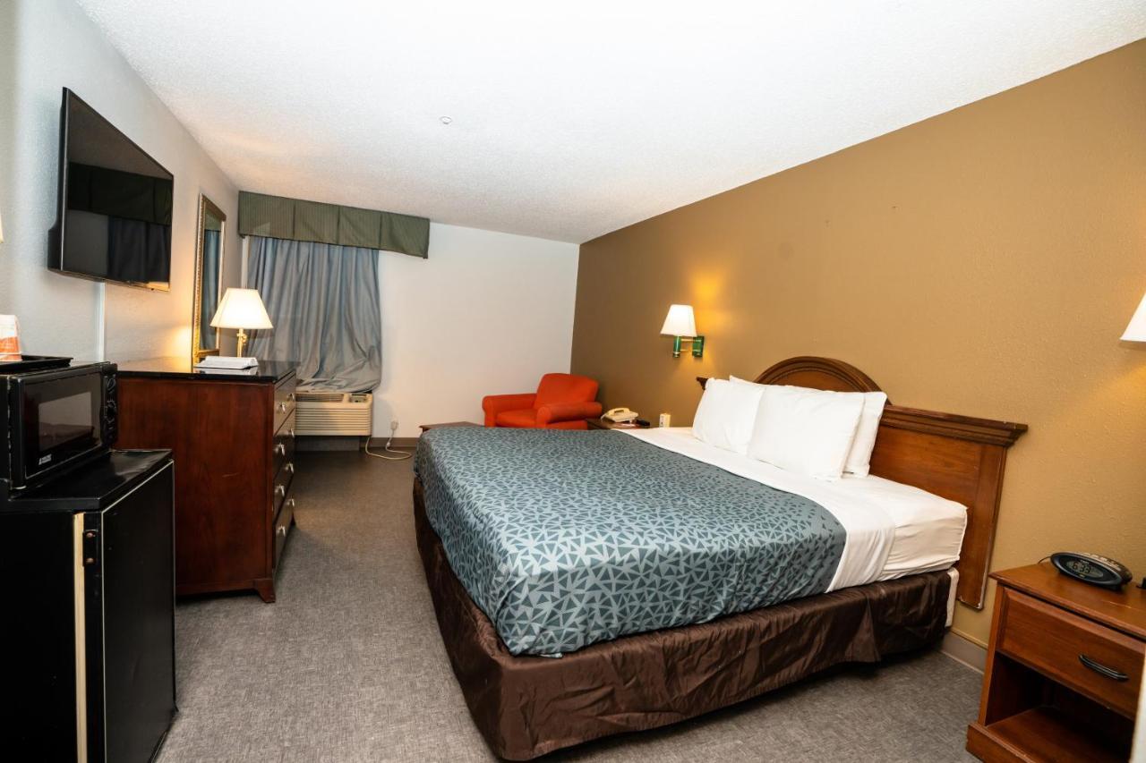Econo Lodge Raleigh Buitenkant foto