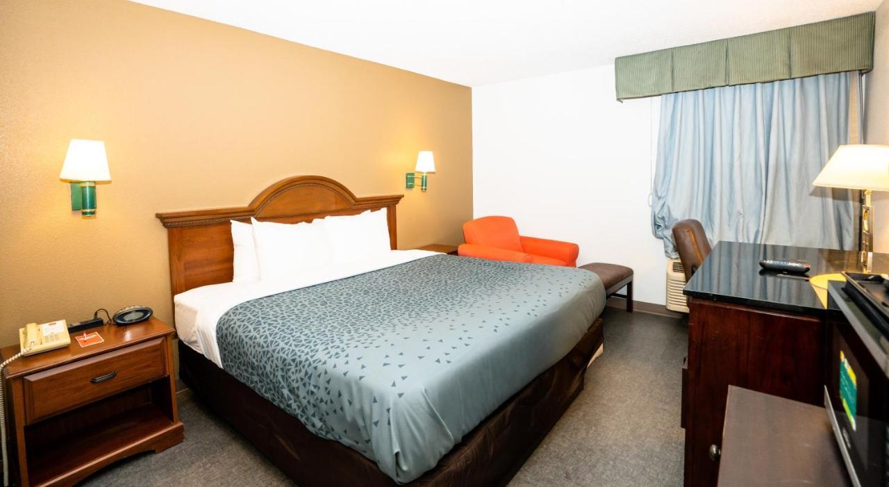 Econo Lodge Raleigh Buitenkant foto