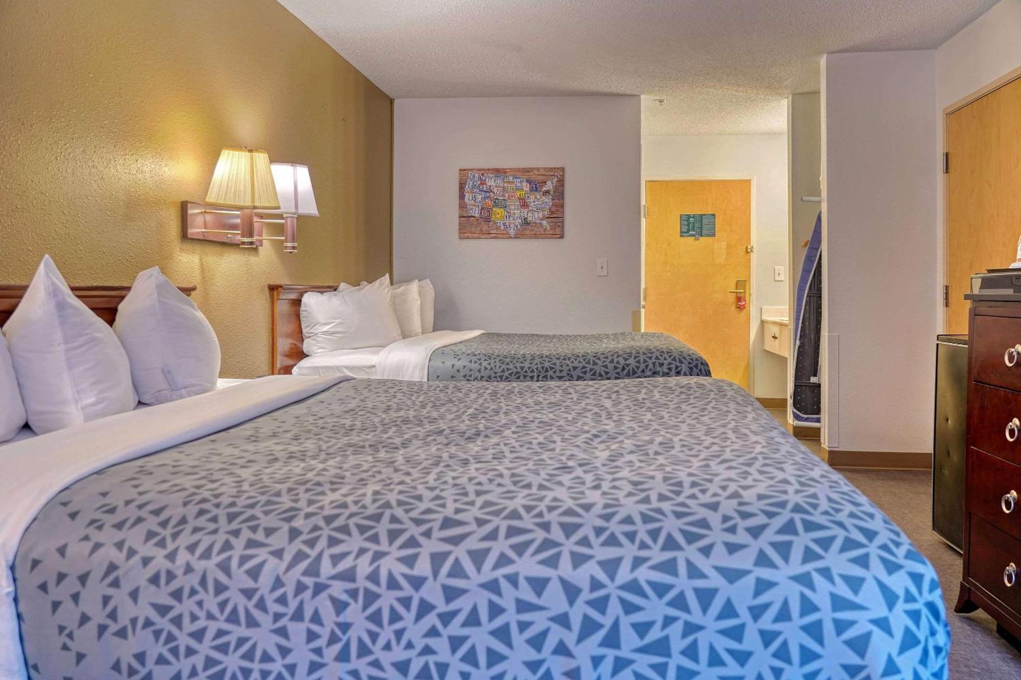 Econo Lodge Raleigh Buitenkant foto