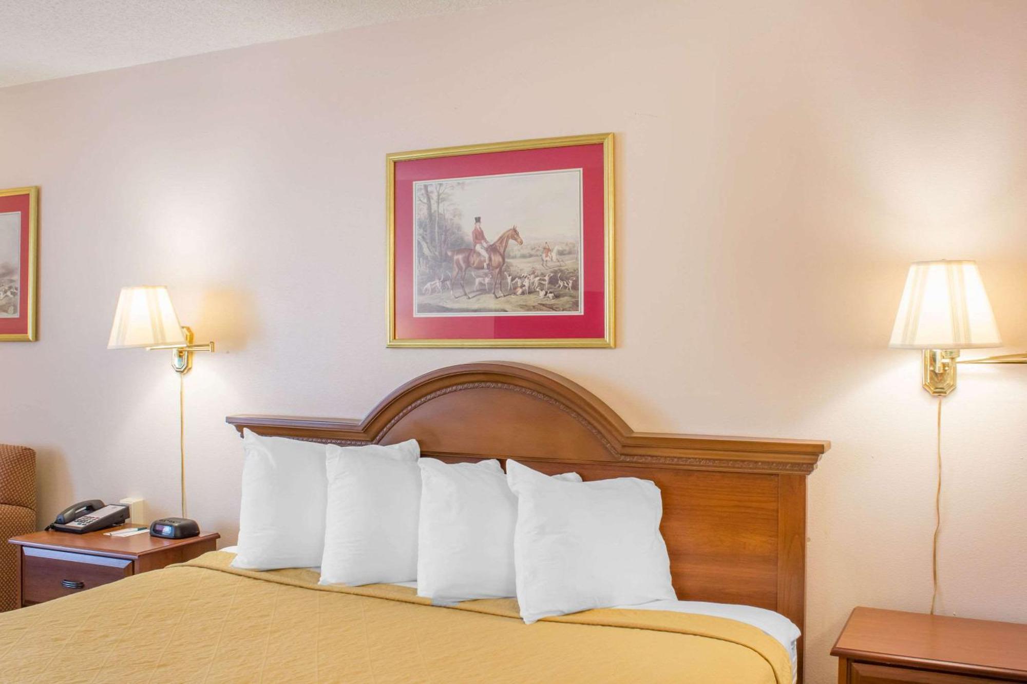 Econo Lodge Raleigh Buitenkant foto