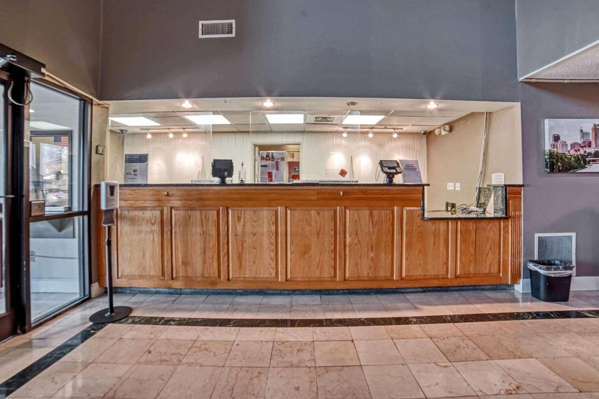 Econo Lodge Raleigh Buitenkant foto